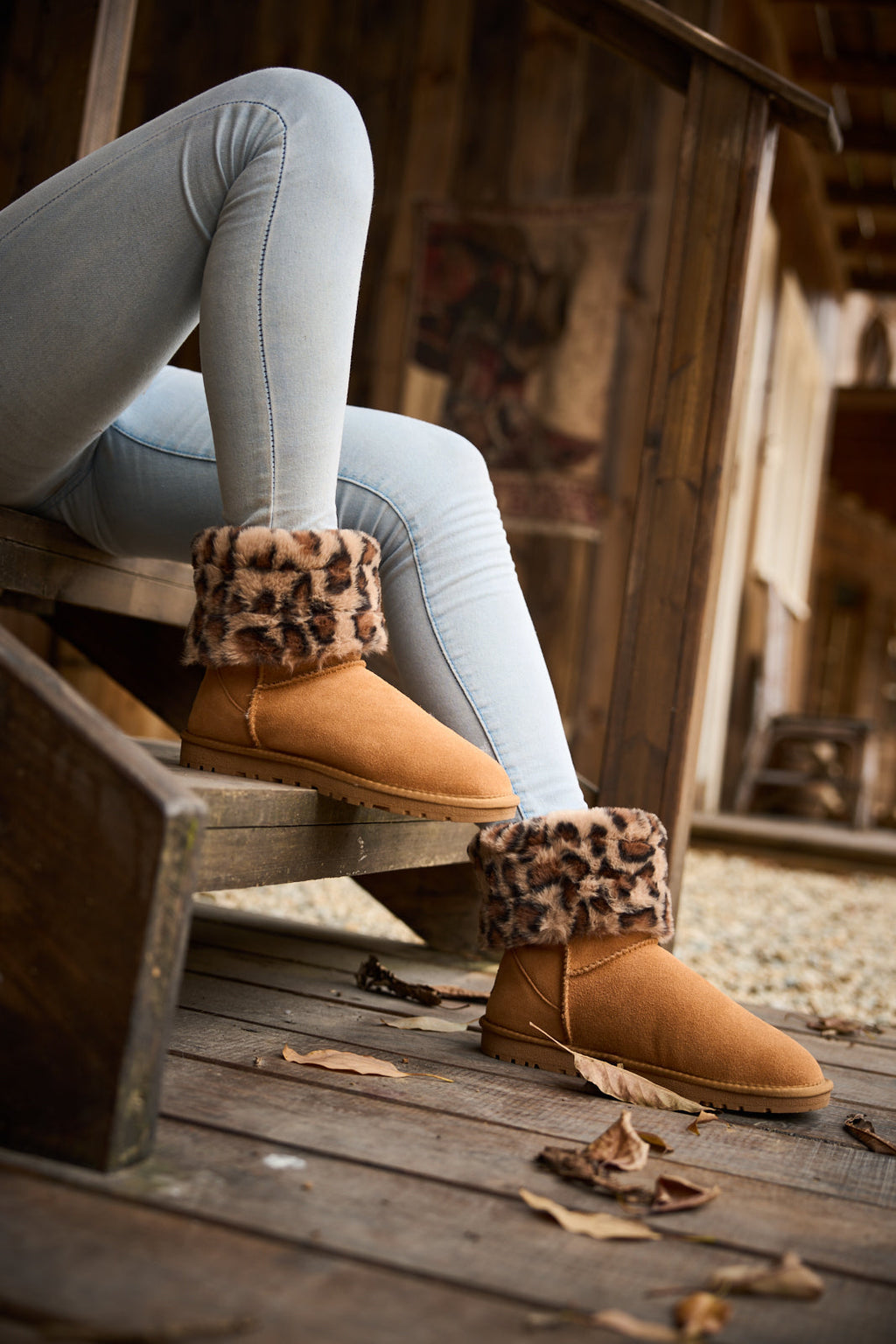 UGG Adelene Sherpa Woolen Boots - Chestnut