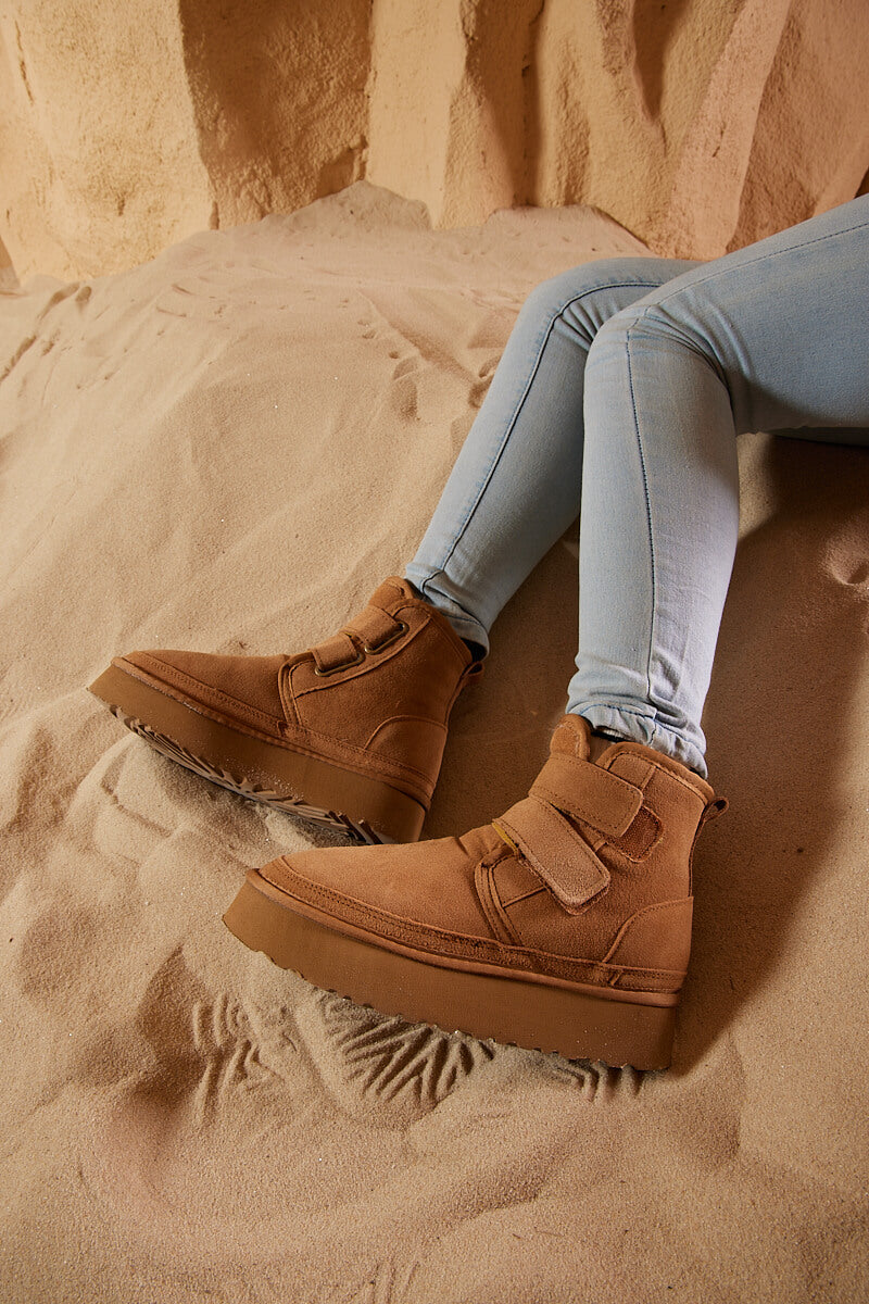 UGG Arlene Suede Platform Boots - Chestnut