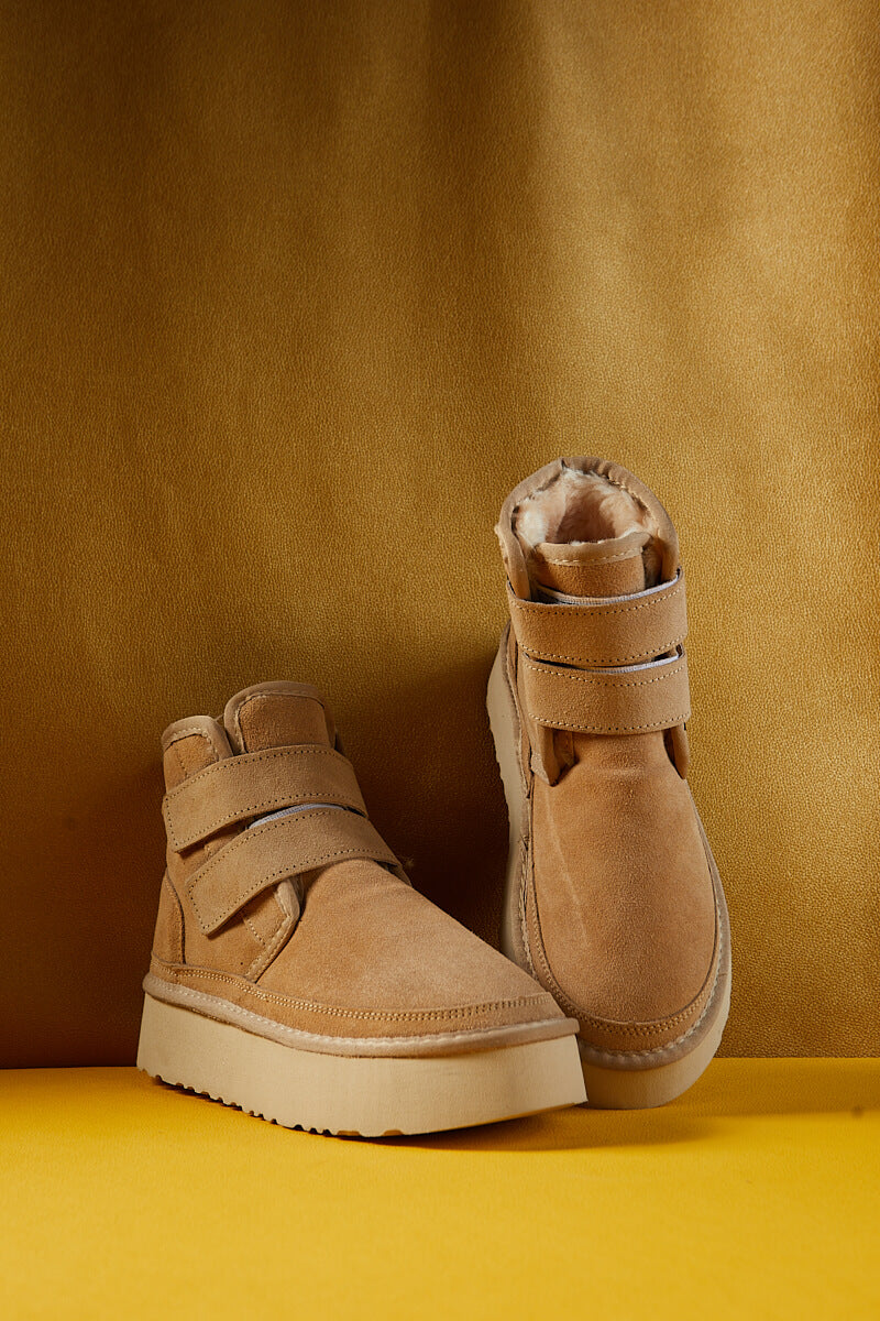 UGG Arlene Suede Platform Boots - Sand