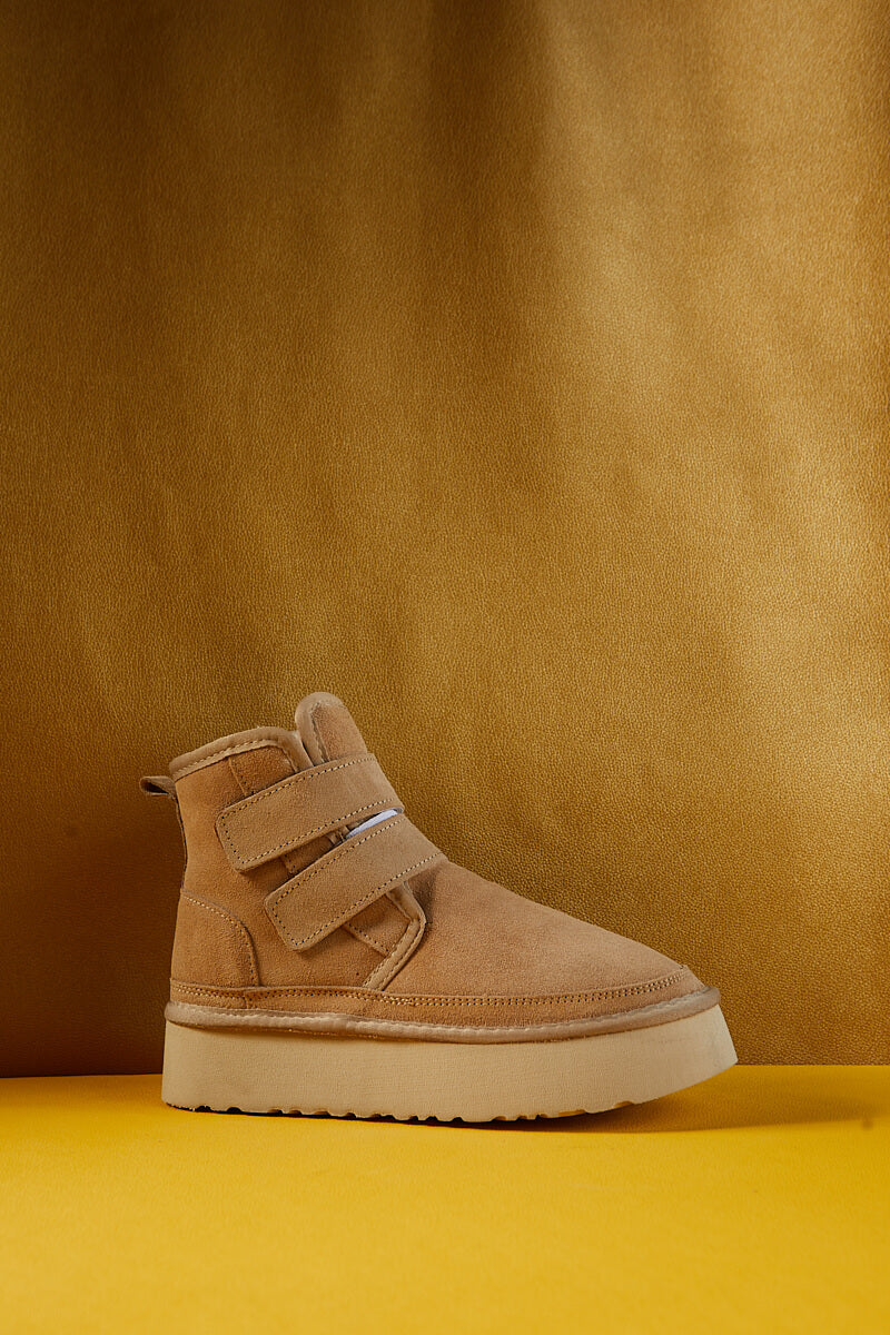 UGG Arlene Suede Platform Boots - Sand