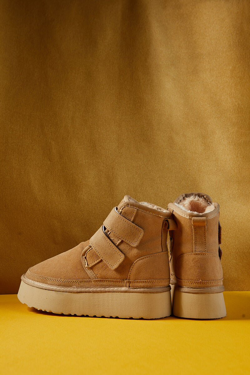 UGG Arlene Suede Platform Boots - Sand