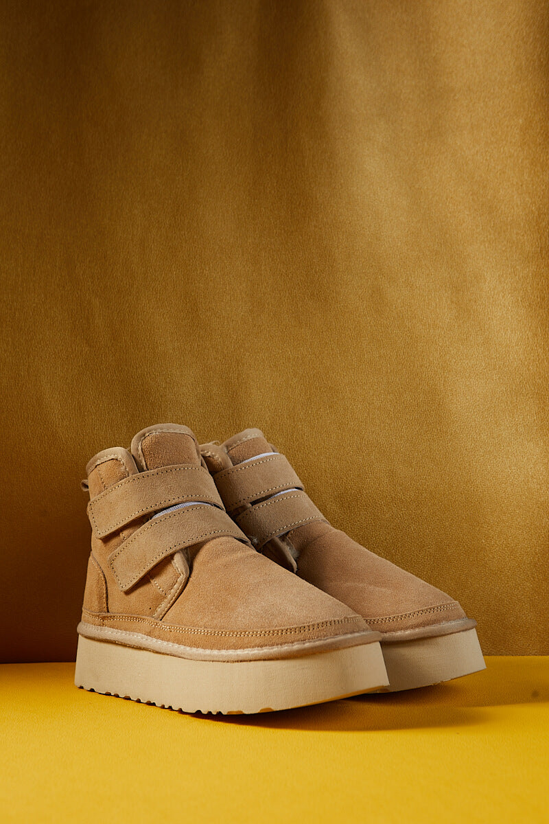 UGG Arlene Suede Platform Boots - Sand